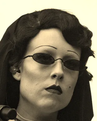 Allie X Washington
