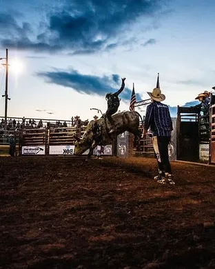 Bullride Mania: Michael Ray