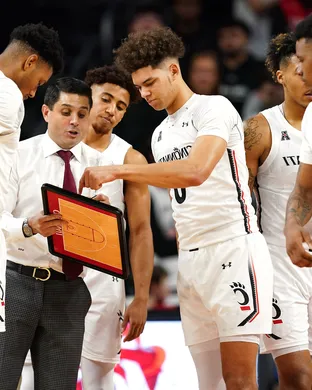 Cincinnati Bearcats Basketball Ann Arbor
