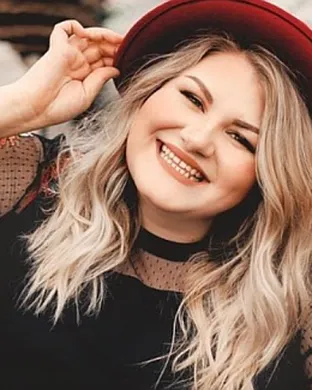 Maddie Zahm Washington