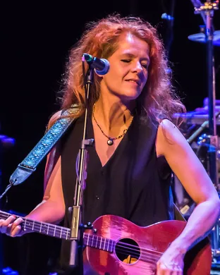 Neko Case Easton